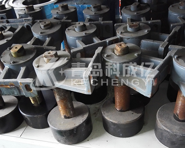 Steel band conveying lower supporting roller